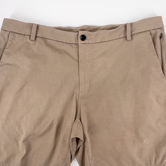 Lululemon Men's ABC Classic Fit Shorts Tan Size 40 Preppy Chino Pockets EUC - Picture 3 of 7